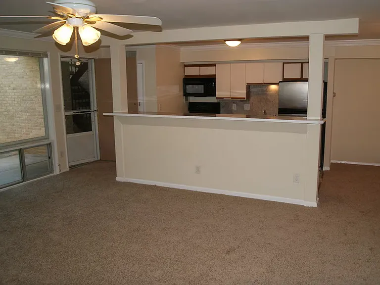 7527 Spring Lake Dr #B2 — Photo 4