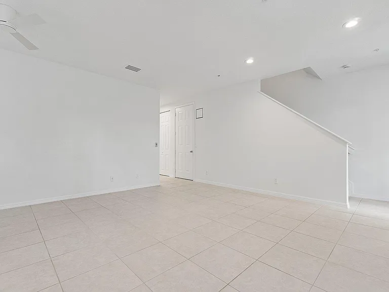 4273 E Main St — Photo 11