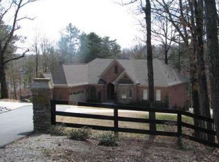 8680 Fields Ln, Gainesville, GA 30506
