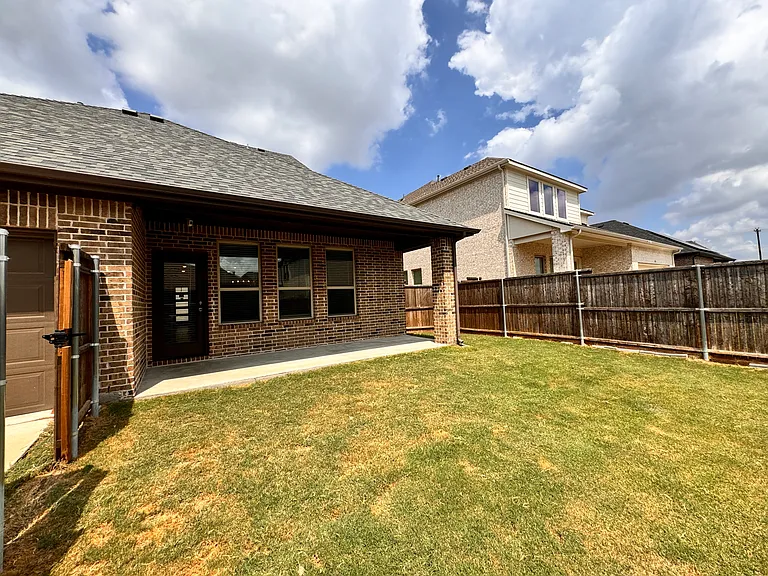 1091 Putnam Dr — Photo 41
