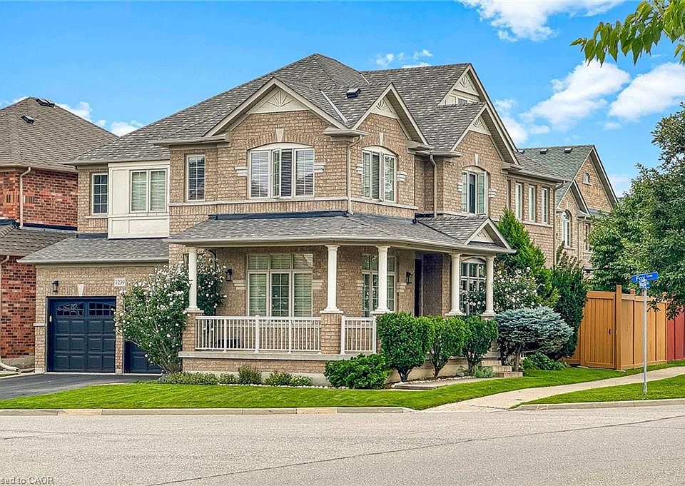 1st image of 1239 Fox Cres