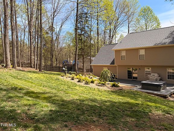 4th image of 1049 Mill Way Ct