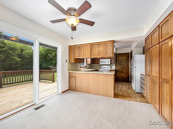 3rd image of 3470 Olderidge Dr NE