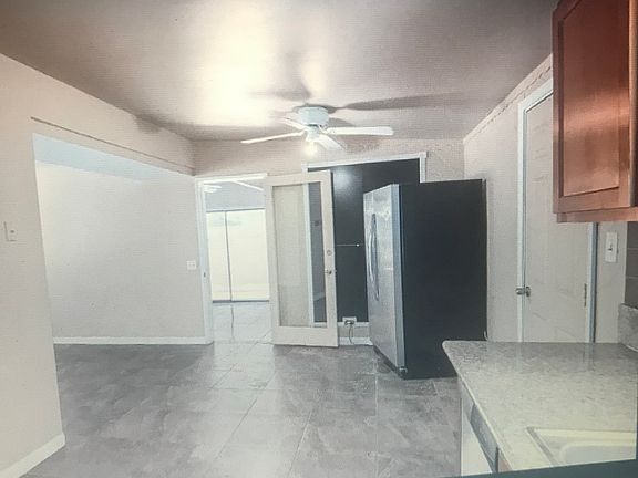 3rd image of 4934 N Sunrise Ave