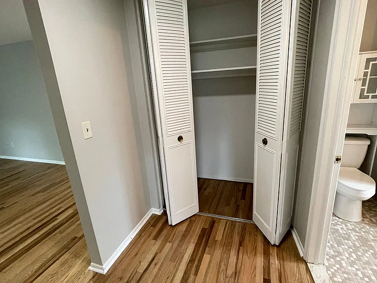 406 Oakland Ave #6 — Photo 8