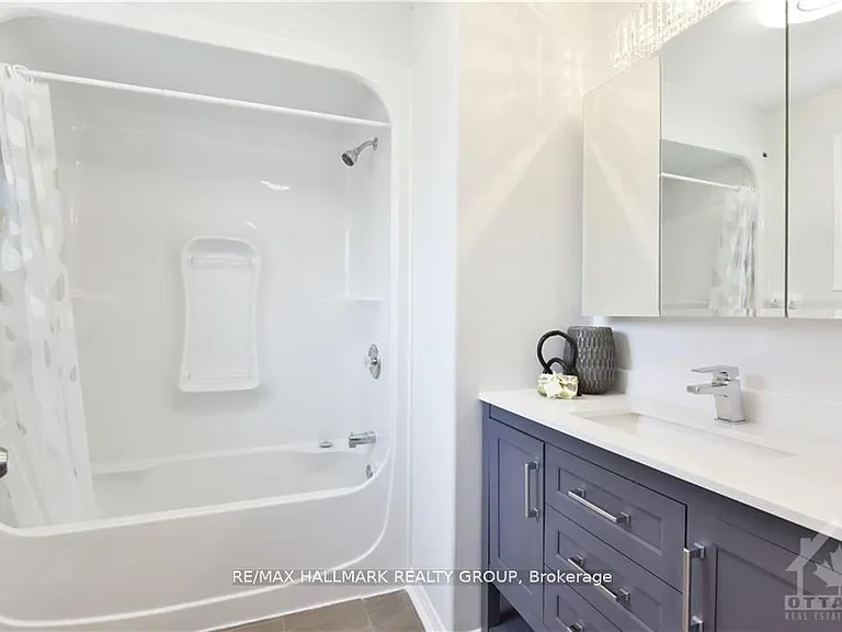 1316 Halton Ter — Photo 12