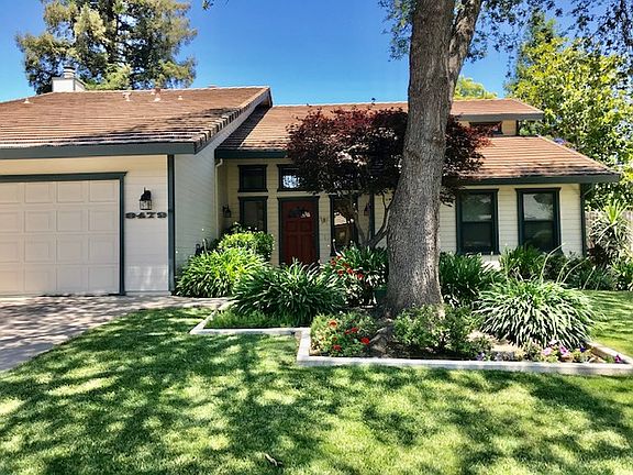 3rd image of 8479 Caslan Ave