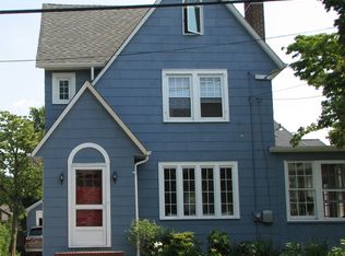 14 Baker Hill Rd, Great Neck, NY 11023