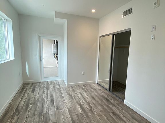 5th image of 9122 Orion Ave