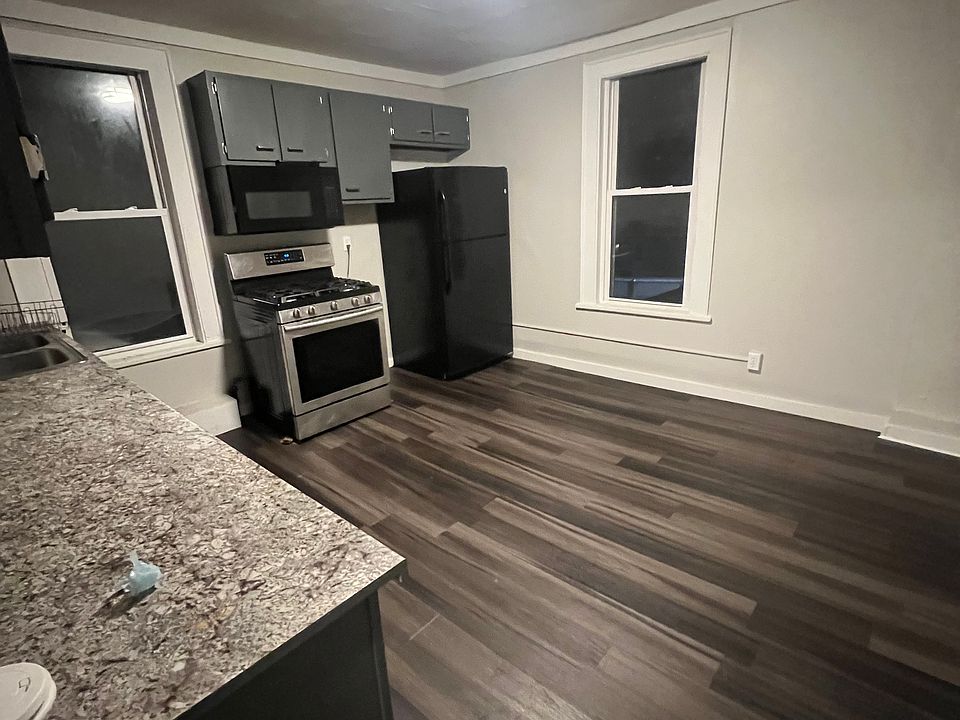 1st image of 23 Salina St Floor 2