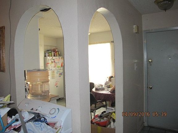 4th image of 1028 Pleasant Valley Ln