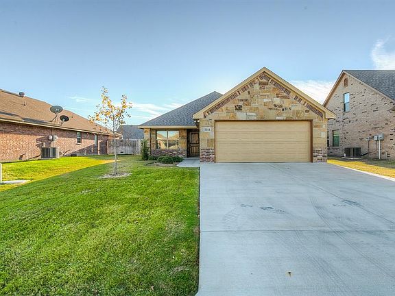2nd image of 3212 McCoy Ln