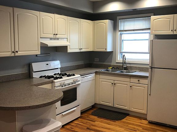 4th image of 1454 W Walton St #2F
