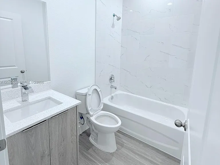 1048 Jay Ct — Photo 7