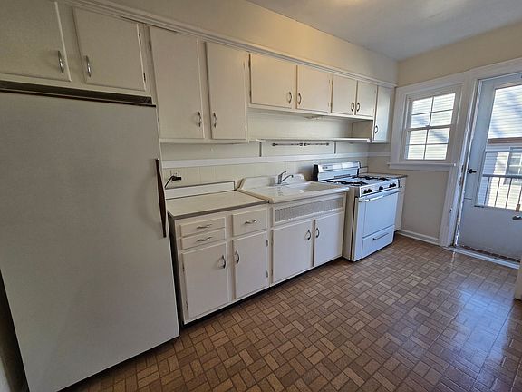 5th image of 7420 Hampton Blvd #4A