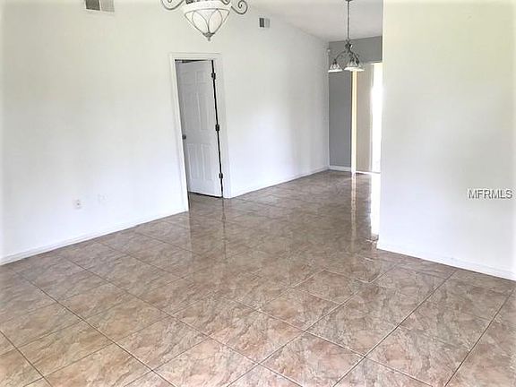 3rd image of 1013 Darlington Ct