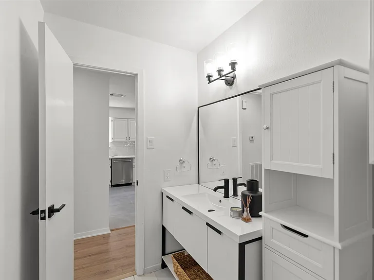 2019 Wilcrest Dr — Photo 17