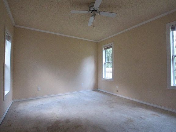 3rd image of 828 Singapore Dr