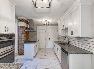 3901 Central St, Kansas City, MO 64111