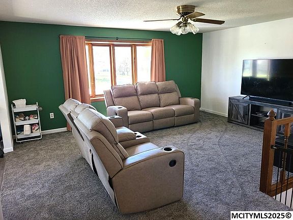 2nd image of 617 Southview Dr