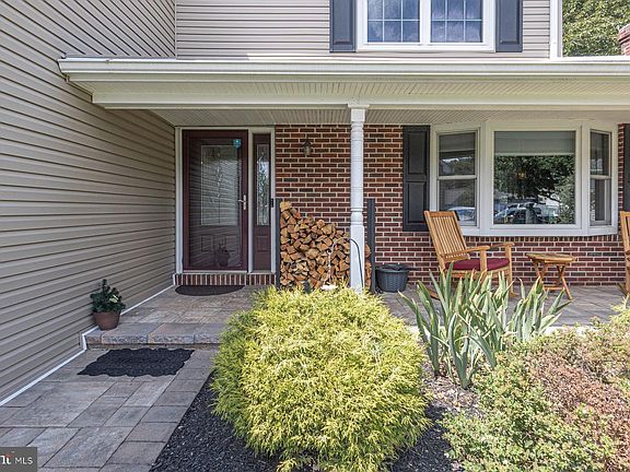 2nd image of 391 Lenape Ln