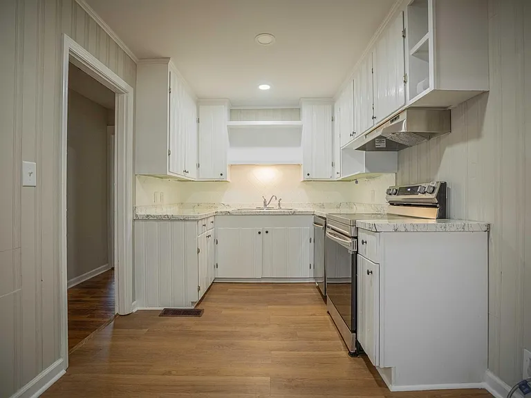 230 Habersham Dr — Photo 13