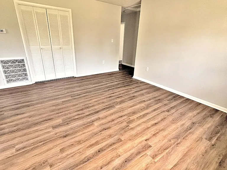 102 Elm Ct NE — Photo 6