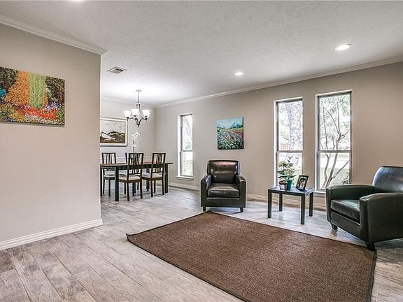 5th image of 2904 E Park Blvd