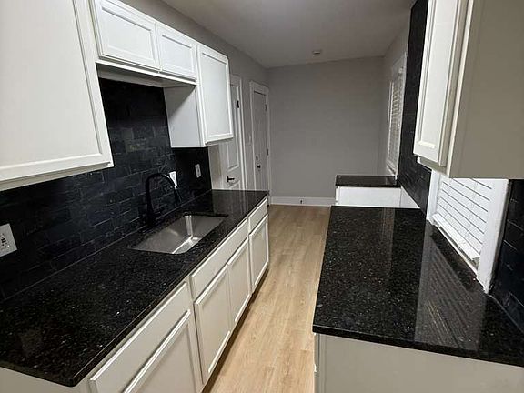 3rd image of 3602 Askew Ave