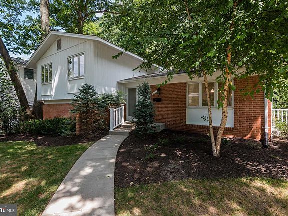 2nd image of 2451 Villanova Dr