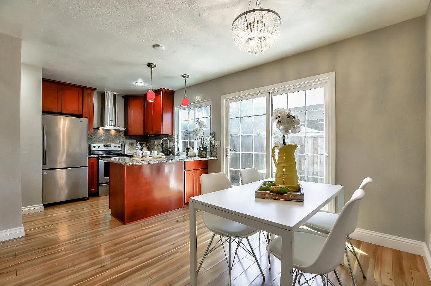2 bed, 950 sqft, $3,250 — Photo 4