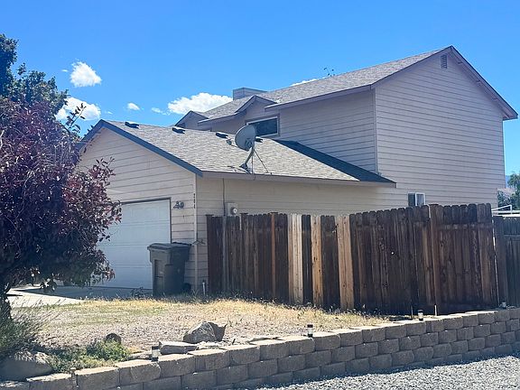 2nd image of 204 S Lee Ct