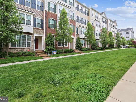 3rd image of 22906 Spicebush Dr #1582