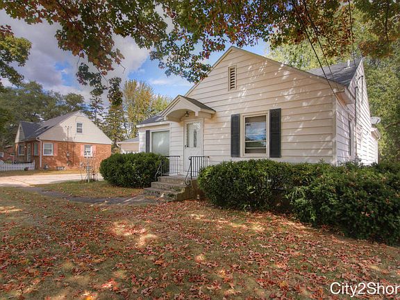 3rd image of 7848 Cottonwood Dr
