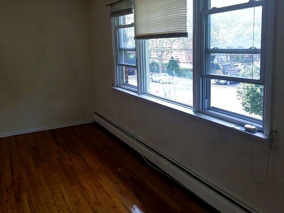 1st image of 2571 146th St #2