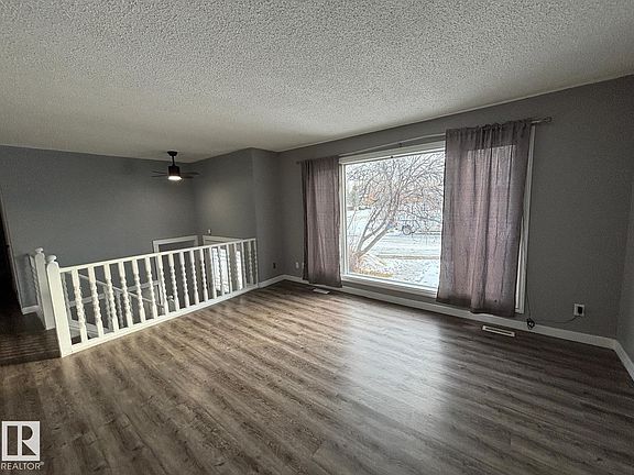 2nd image of 4906 Mackenzie Ave