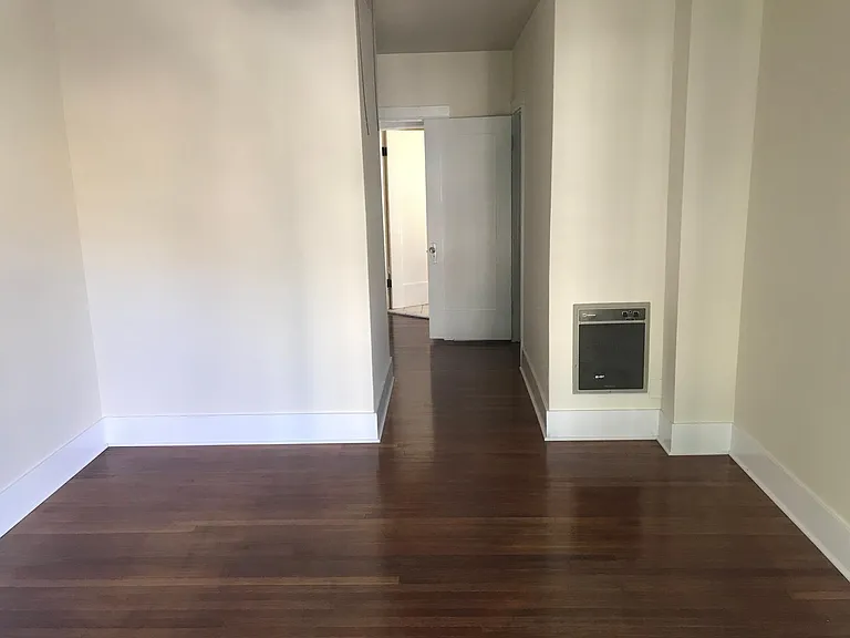 2932 1st Ave — Photo 14