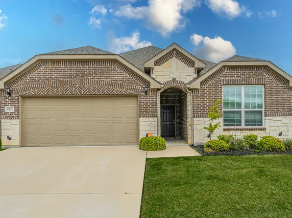 5920 Iron Creek Rd, Fort Worth, TX 76137
