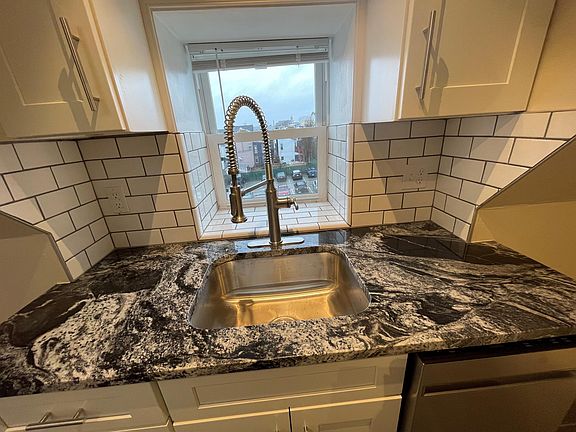 4th image of 520 S Winebiddle St Floor 3