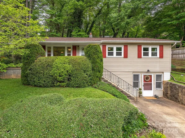 57 Park Dr, Waynesville, NC 28786