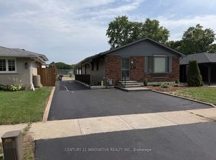 541 Chamberlain Rd, Burlington, ON L7L 2V2