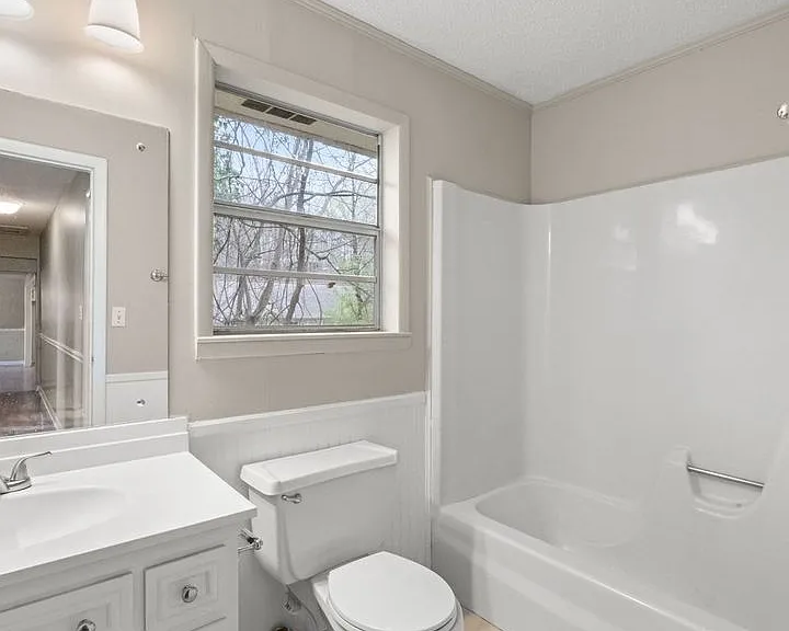 415 Hill St — Photo 12
