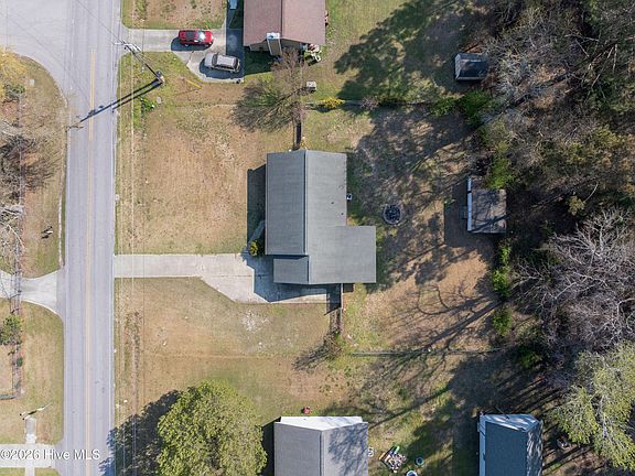 4th image of 1212 Wolf Swamp Road