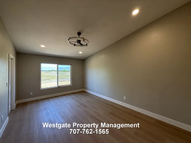 678 Holly Ave — Photo 20
