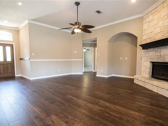 4th image of 1010 Fountainwood Dr