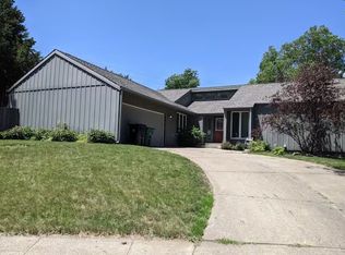 4404 Park Ct, Urbandale, IA 50322