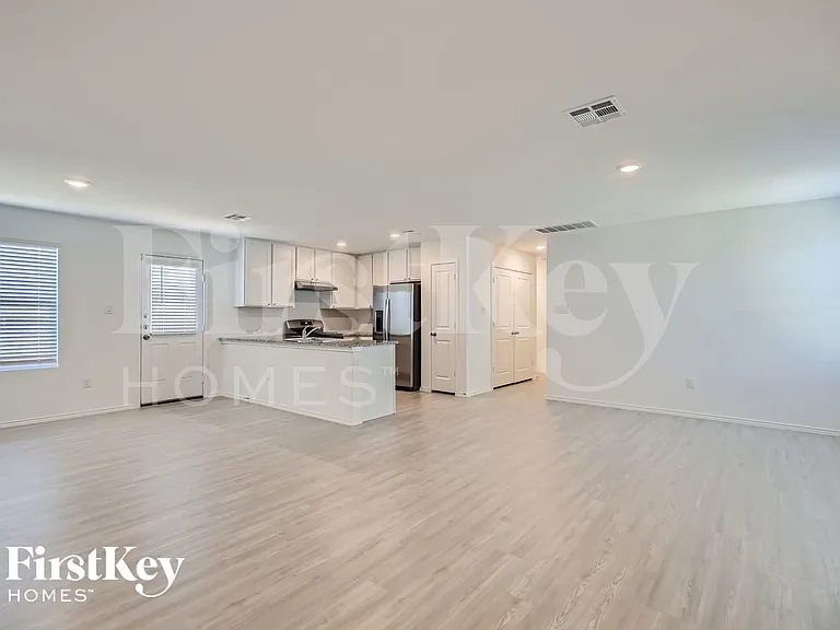 13835 Llama Pl — Photo 6