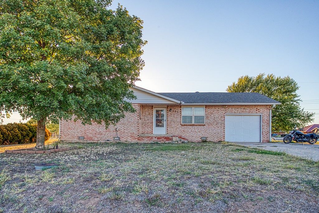 707 N Laing Ave, Watonga, OK 73772 Zillow