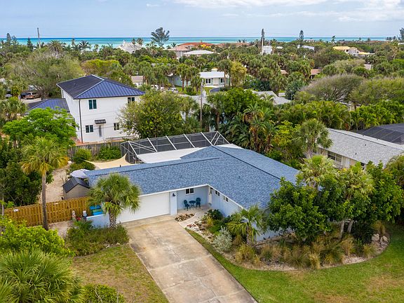2nd image of 305 Banyan Way