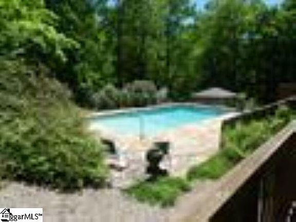 5th image of 319 Cliff Ridge Dr